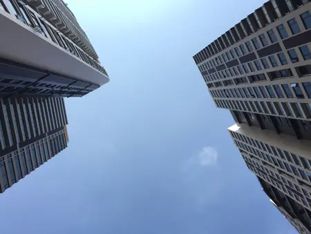 网友投诉开发商恶意降价销售楼盘,房价大幅波动的原因是什么?(图1)