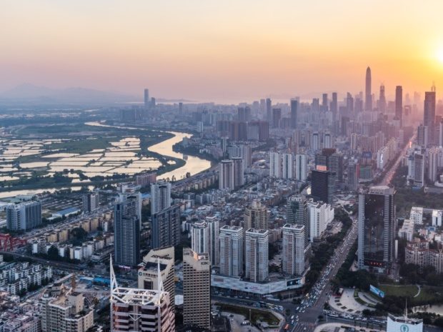 女子阳台抛粪震惊小区，高空抛物竟面临这样的惩罚(图1)